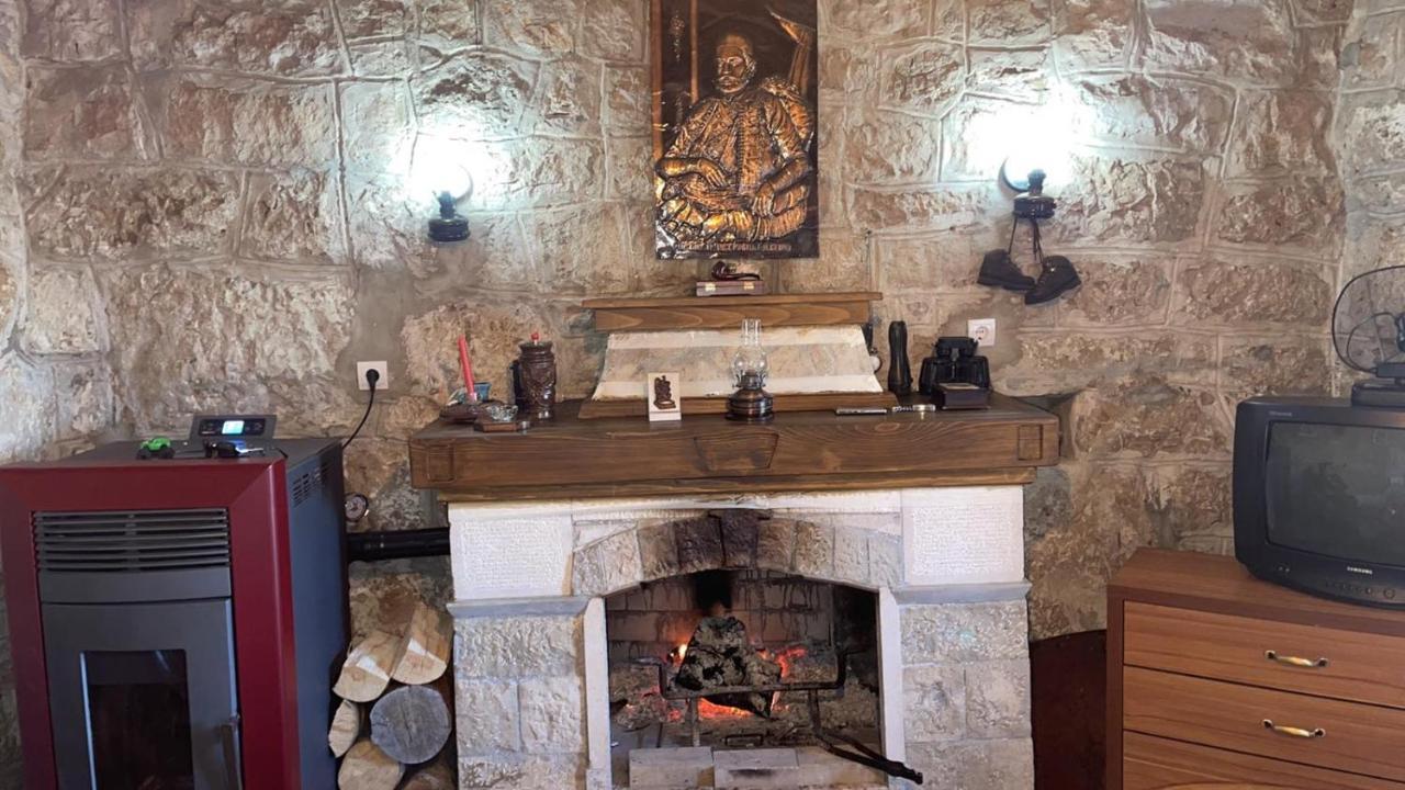 Lovcen Holiday Home Cetinje Buitenkant foto